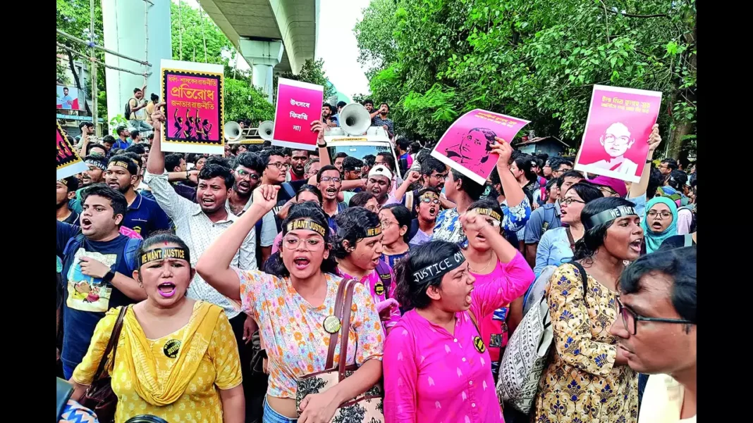 In Kolkata, Juniors doctors to continue strike despite Supreme Court order, reject govt invite for talks