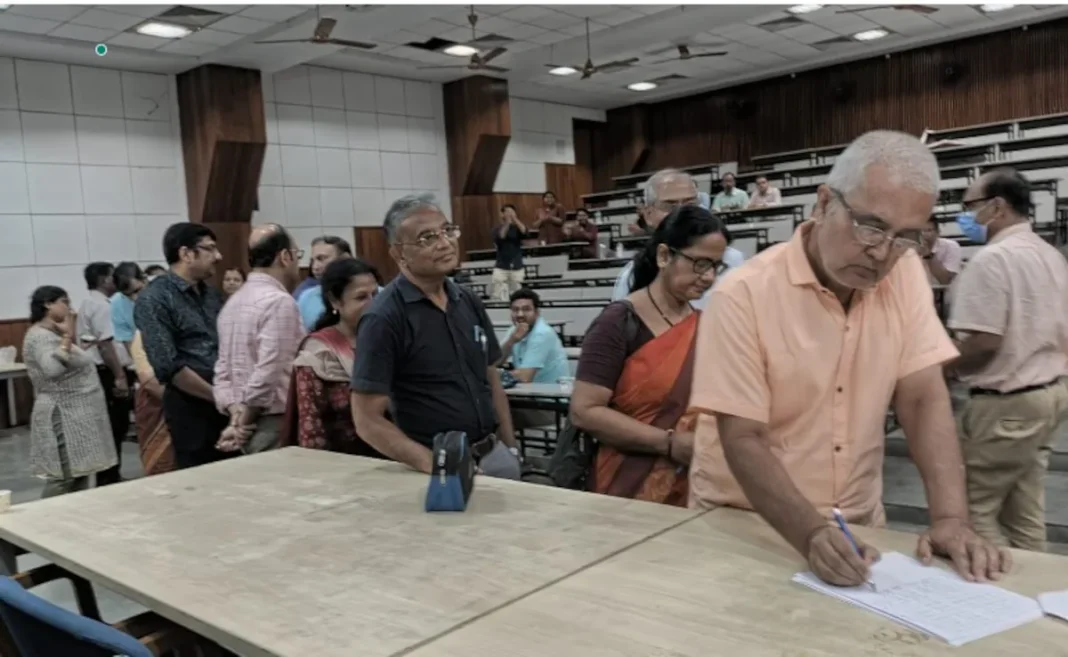 Fifty faculty members, senior doctors resign in mass R G Kar Medical College in support of protesting junior doctors